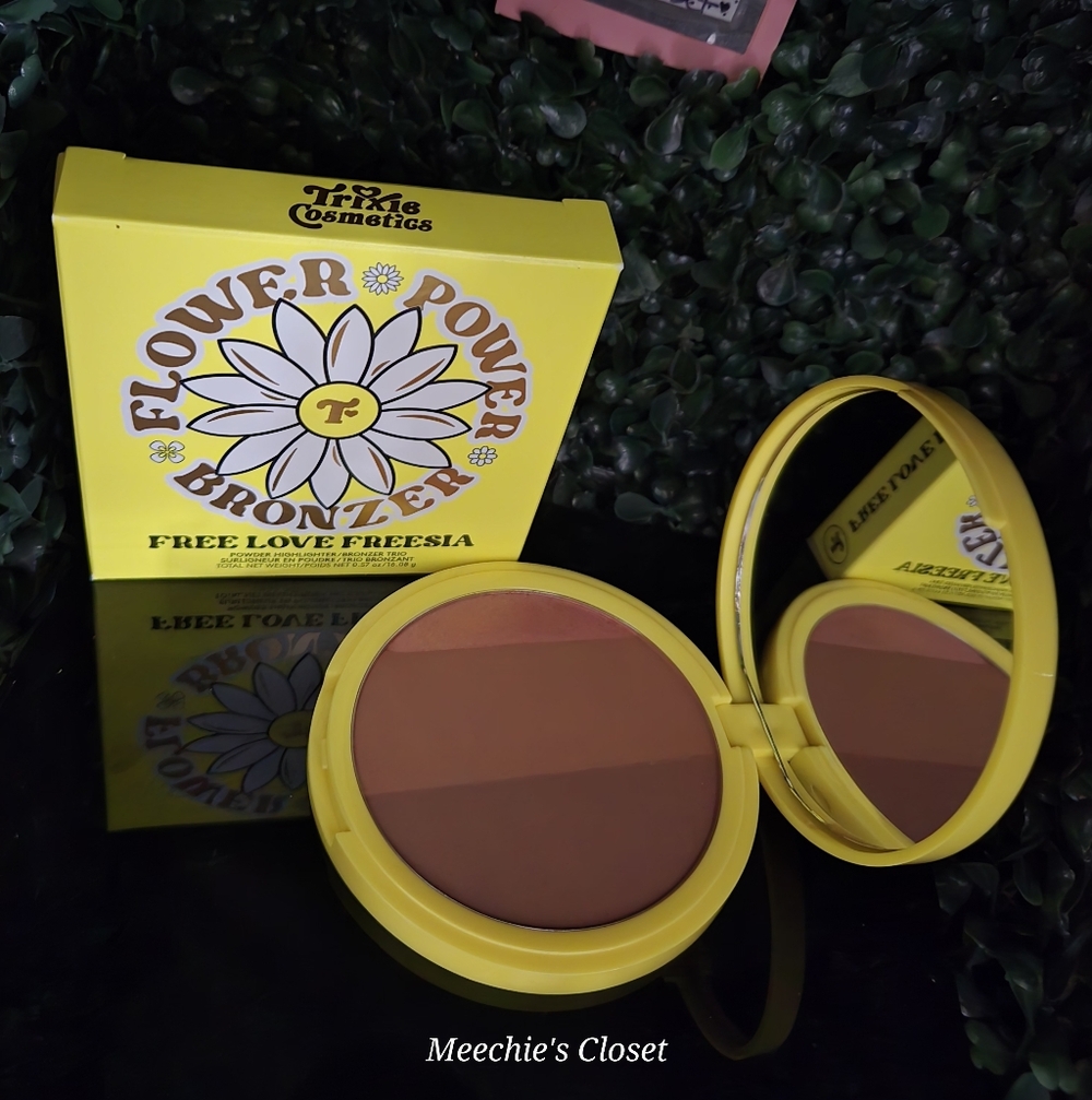 NIB Trixie Cosmetics Flower Power Bronzer Free Love Freesia
